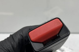 Attache ceinture avant droit RENAULT ARKANA