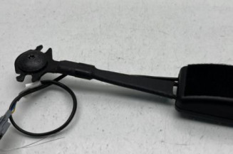 Attache ceinture avant gauche RENAULT ARKANA Photo n°1