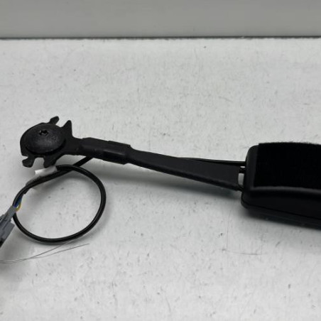 Attache ceinture avant gauche RENAULT ARKANA Photo n°1