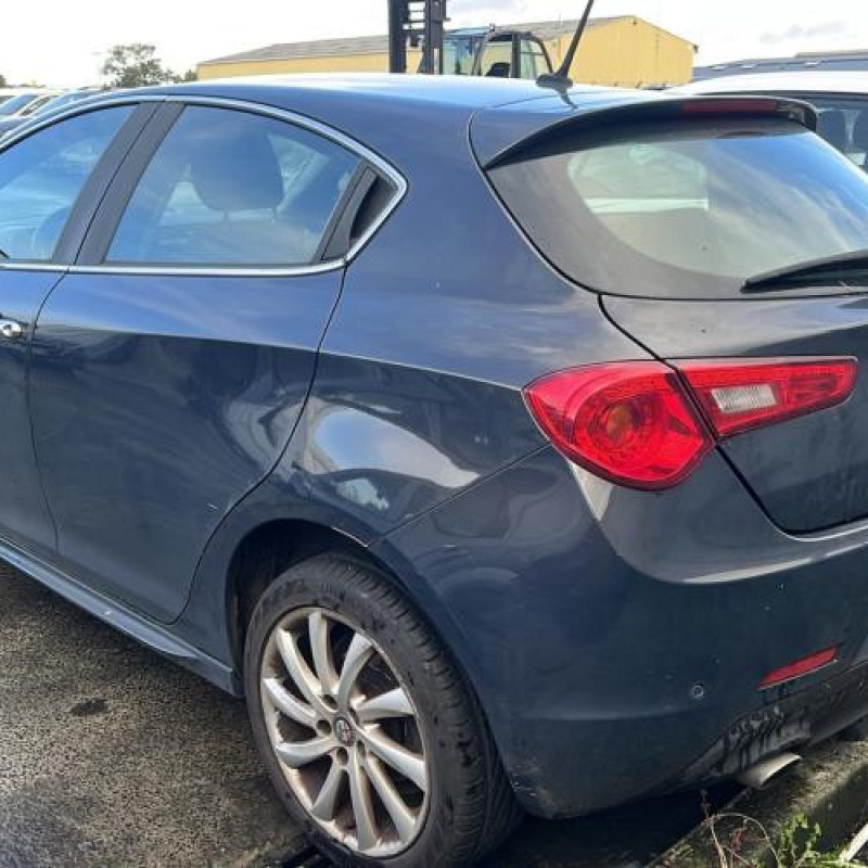 Attache ceinture arriere gauche ALFA ROMEO GIULIETTA 2 Photo n°19