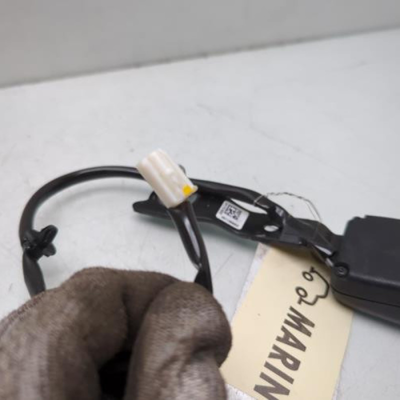 Attache ceinture avant droit MITSUBISHI SPACE STAR 3 Photo n°4