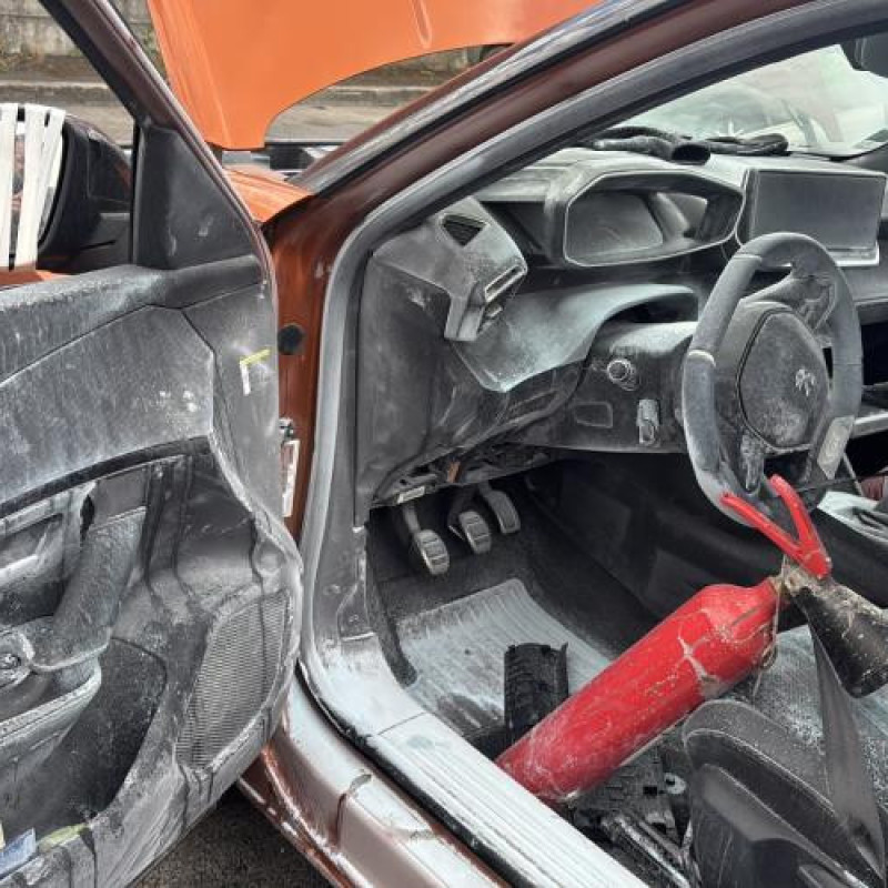 Attache ceinture arriere gauche PEUGEOT 2008 2 Photo n°15