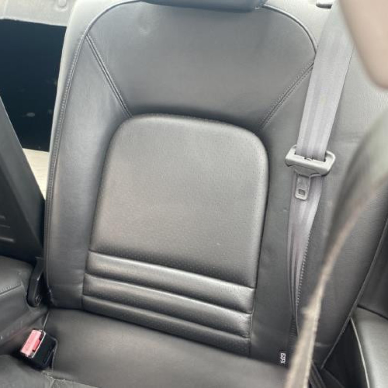 Attache ceinture avant droit PEUGEOT 407 Photo n°16
