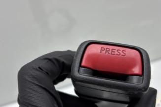 Attache ceinture avant droit PEUGEOT 107