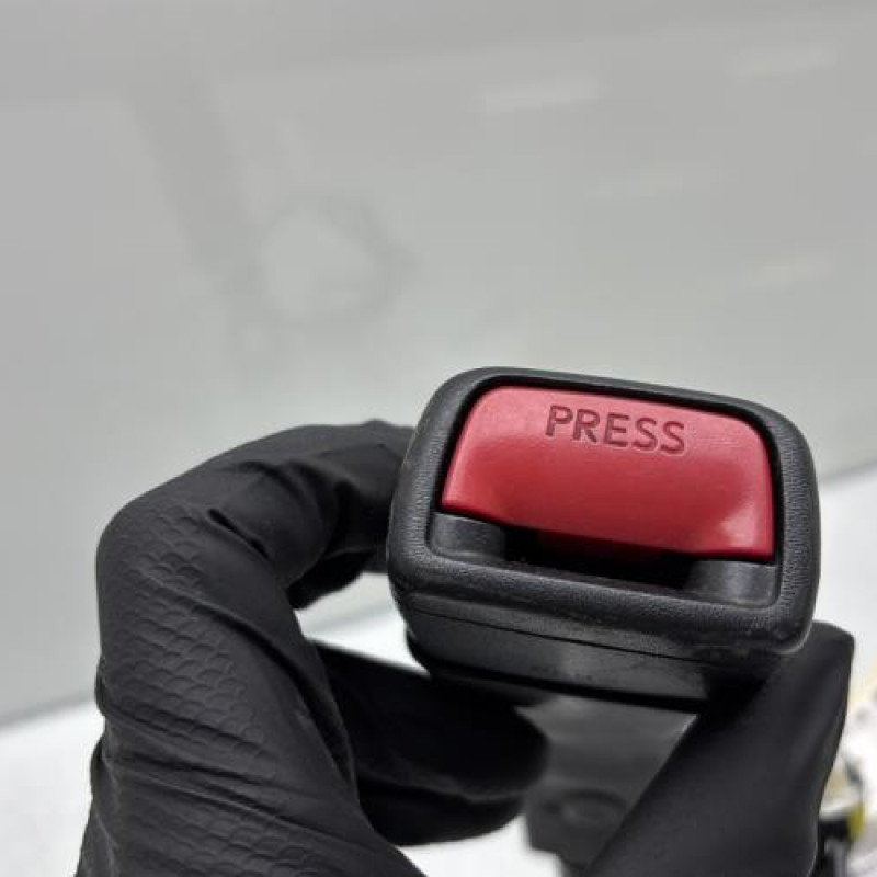 Attache ceinture avant droit PEUGEOT 107 Photo n°5
