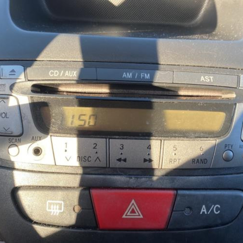 Attache ceinture avant droit PEUGEOT 107 Photo n°14