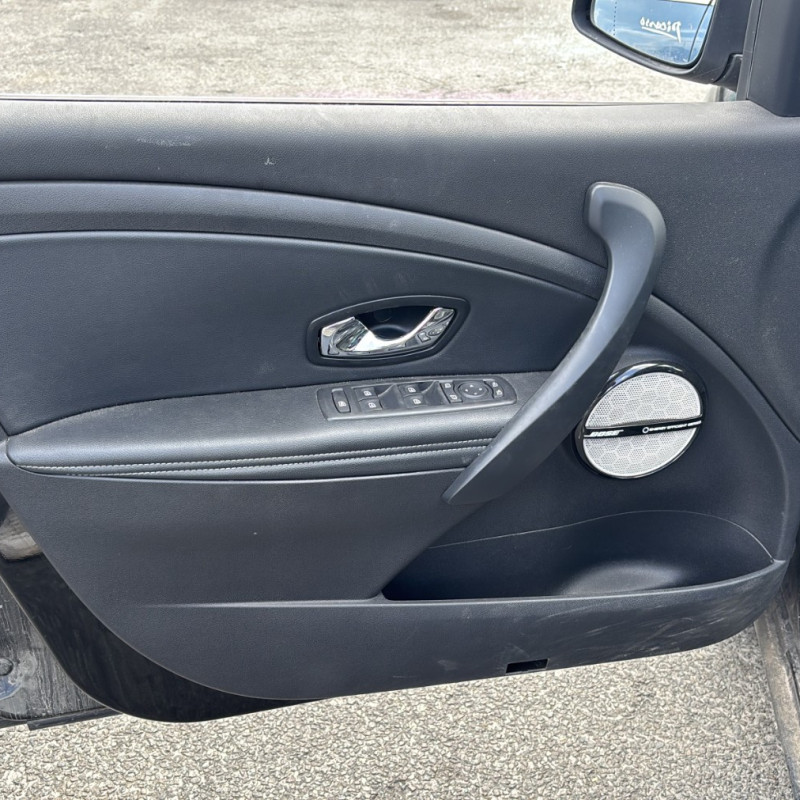 RENAULT MEGANE 3 PHASE 3 BREAK 1.6 DCI - 16V TURBO Photo n°22