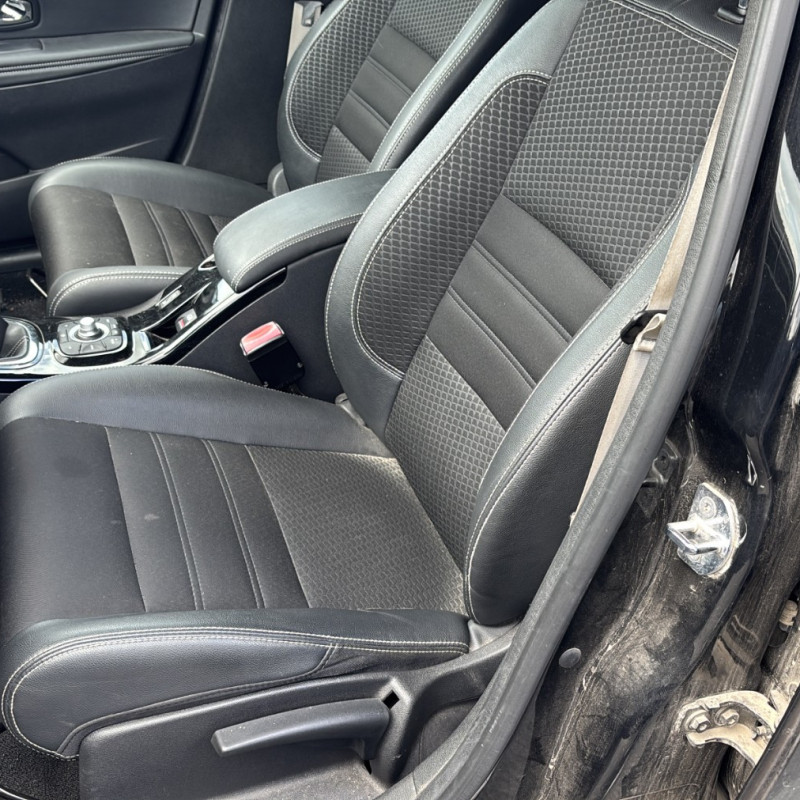 RENAULT MEGANE 3 PHASE 3 BREAK 1.6 DCI - 16V TURBO Photo n°24