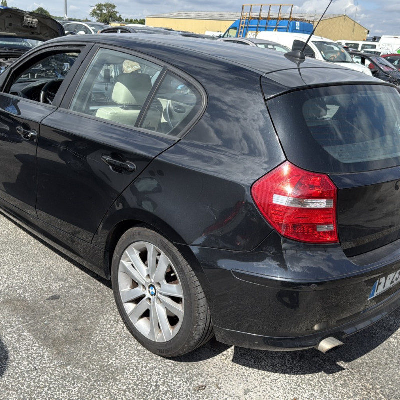 BMW SERIE 1 E87 PHASE 2 118d 2.0D - 16V TURBO Photo n°4