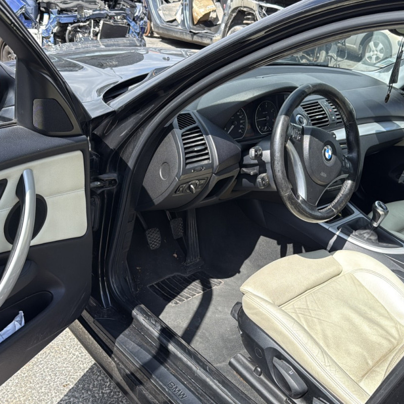 BMW SERIE 1 E87 PHASE 2 118d 2.0D - 16V TURBO Photo n°14
