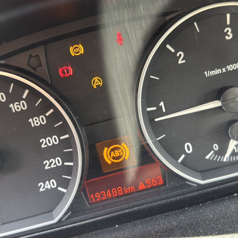 BMW SERIE 1 E87 PHASE 2 118d 2.0D - 16V TURBO Photo n°20