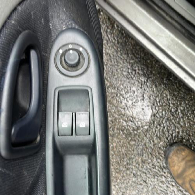 Porte arriere droit RENAULT CLIO 2 Photo n°17
