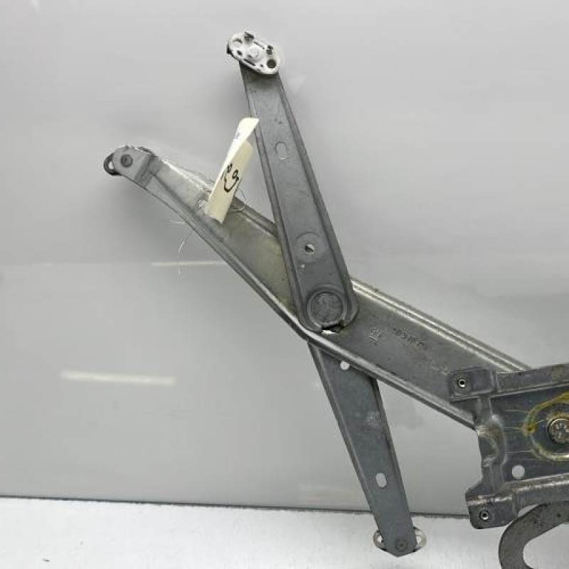 Leve vitre electrique avant gauche OPEL CORSA B Photo n°3