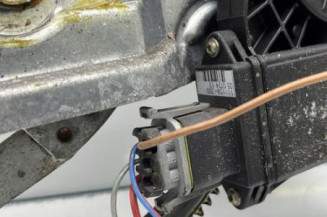 Leve vitre electrique avant gauche OPEL CORSA B