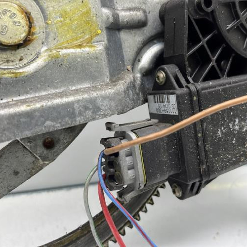 Leve vitre electrique avant gauche OPEL CORSA B Photo n°4
