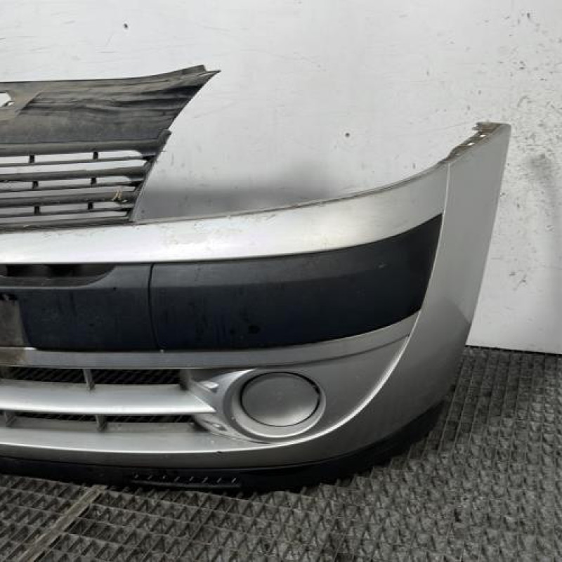 Pare choc avant RENAULT CLIO 2 Photo n°3