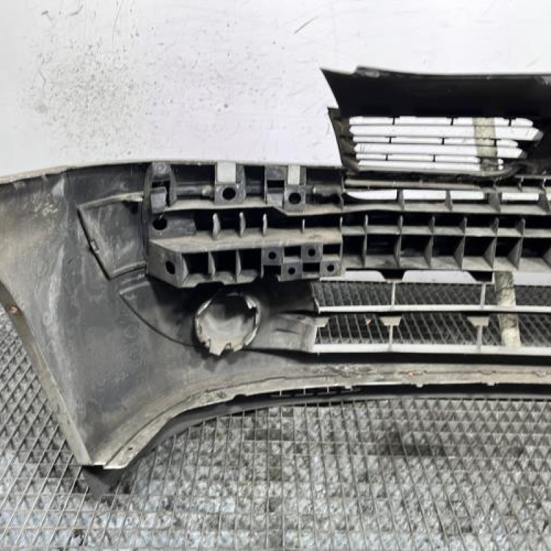 Pare choc avant RENAULT CLIO 2 Photo n°6