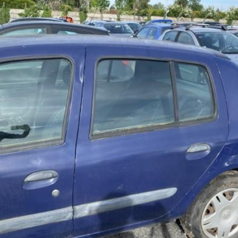 Pare choc avant RENAULT CLIO 2 Photo n°14