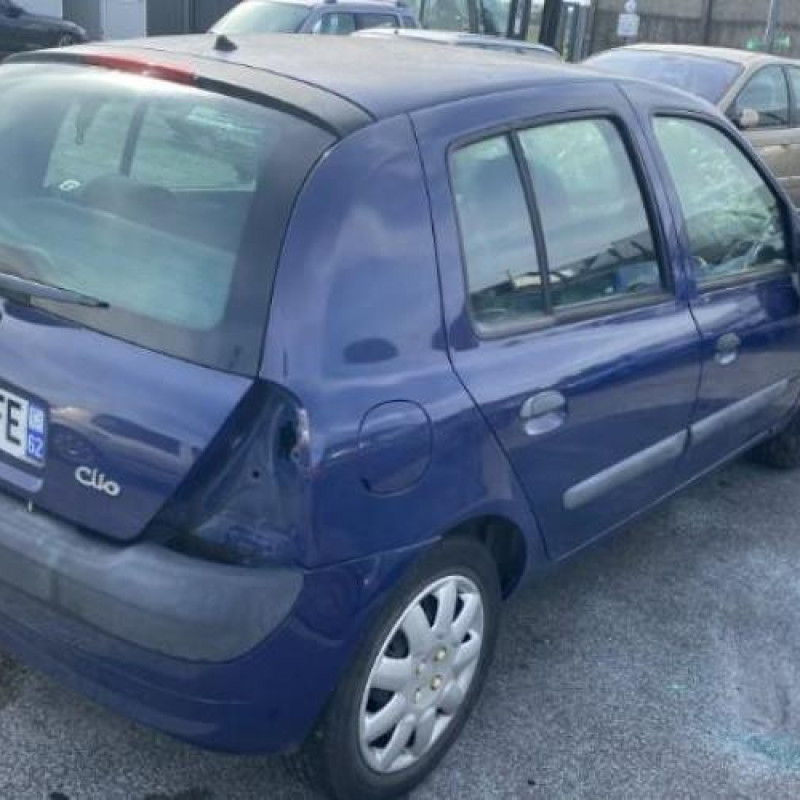 Pare choc avant RENAULT CLIO 2 Photo n°17