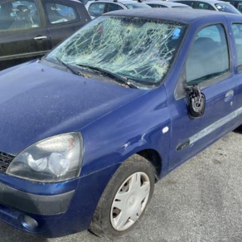 Pare choc avant RENAULT CLIO 2 Photo n°18