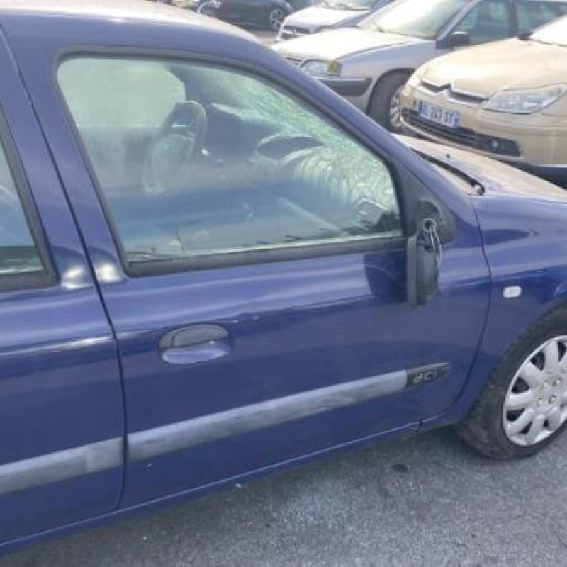 Pare choc avant RENAULT CLIO 2 Photo n°20