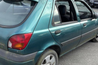 Serrure avant gauche FORD FIESTA 4