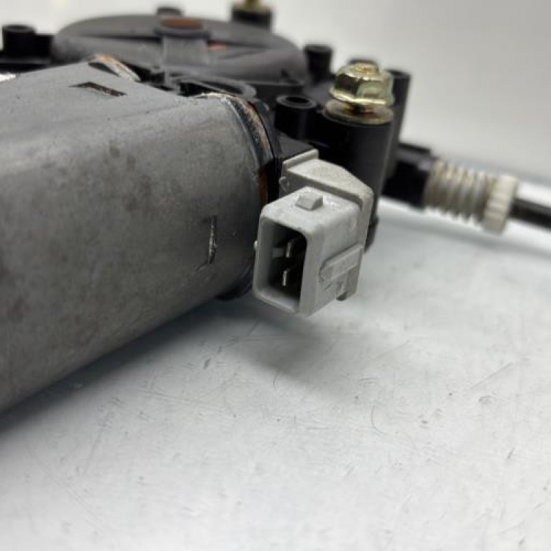 Leve vitre electrique avant droit PEUGEOT 405 Photo n°5