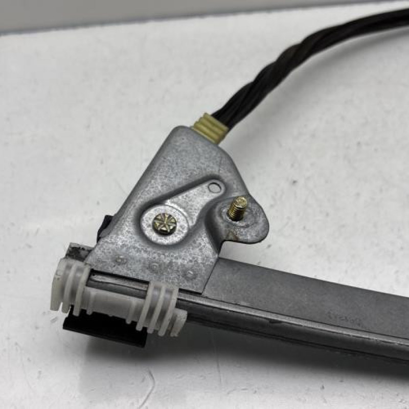 Leve vitre electrique avant gauche PEUGEOT 405 Photo n°3