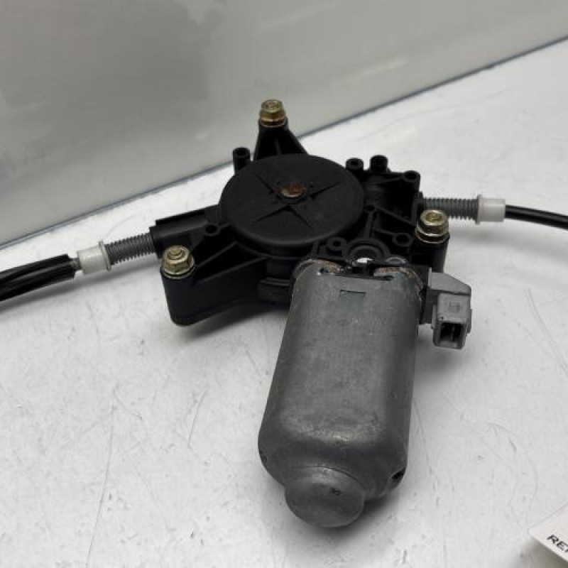 Leve vitre electrique avant gauche PEUGEOT 405 Photo n°4