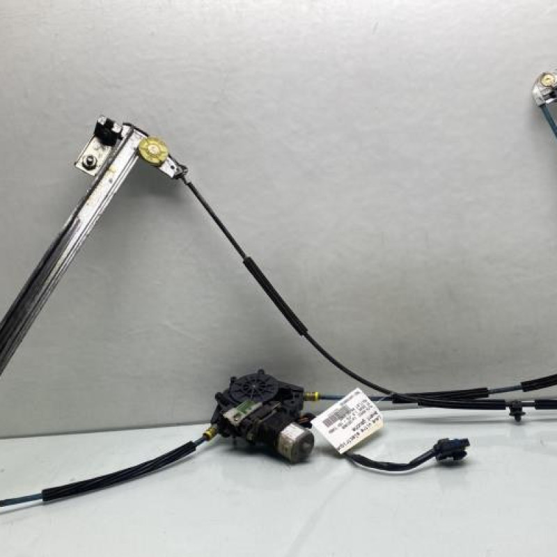 Leve vitre electrique avant gauche ALFA ROMEO GT Photo n°1