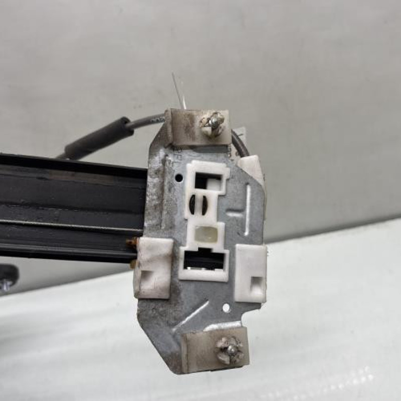 Leve vitre electrique avant gauche CHEVROLET MATIZ 2 Photo n°2