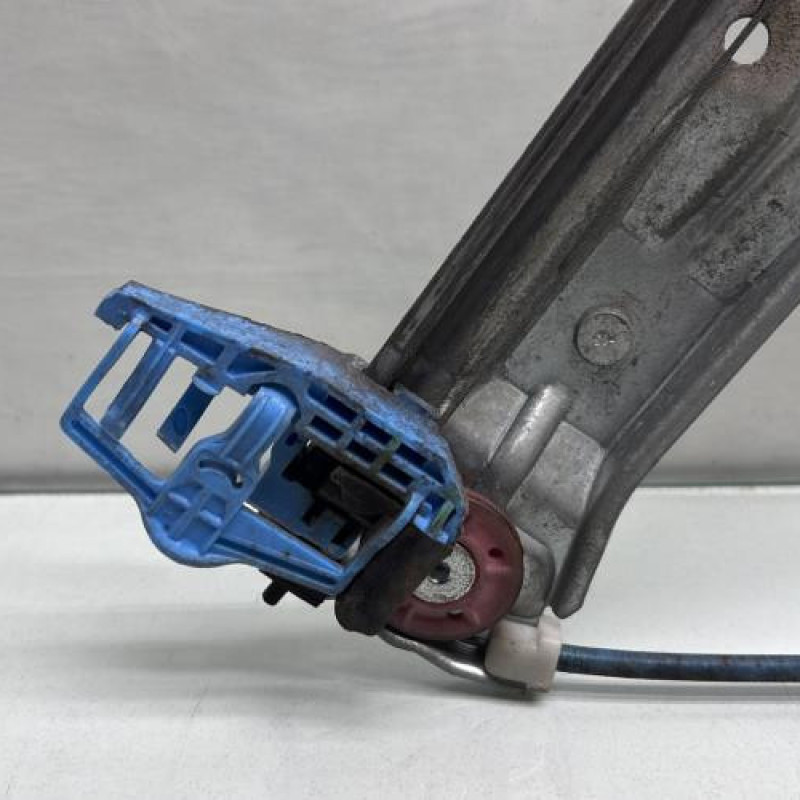 Leve vitre electrique avant gauche PEUGEOT 208 1 Photo n°4