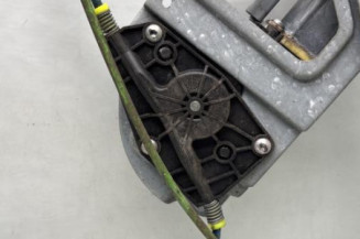 Leve vitre electrique avant gauche PEUGEOT 208 1