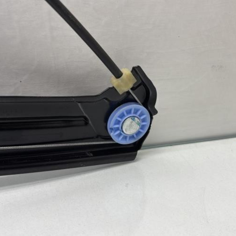 Leve vitre electrique arriere droit VOLKSWAGEN TOURAN 3 Photo n°3