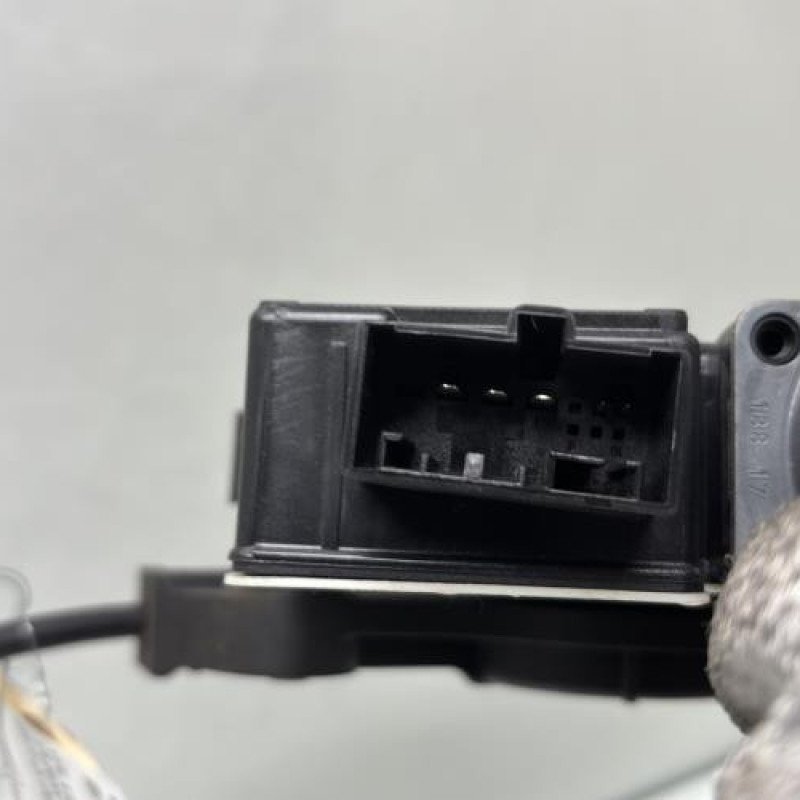 Leve vitre electrique arriere droit VOLKSWAGEN TOURAN 3 Photo n°6