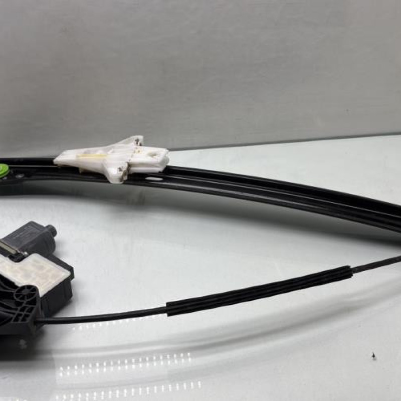 Leve vitre electrique arriere gauche VOLKSWAGEN TOURAN 3 Photo n°1