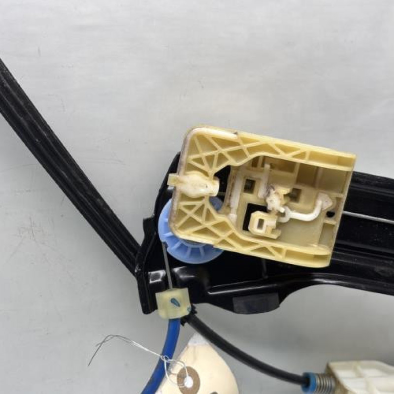 Leve vitre electrique avant droit VOLKSWAGEN TOURAN 3 Photo n°3