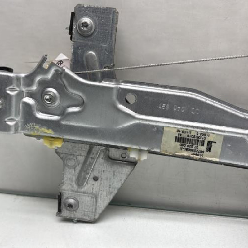 Leve vitre electrique arriere gauche CITROEN C3 PICASSO Photo n°4