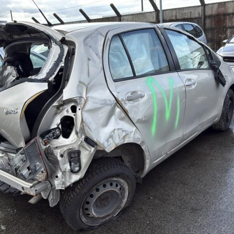 Alternateur TOYOTA YARIS 2 Photo n°8