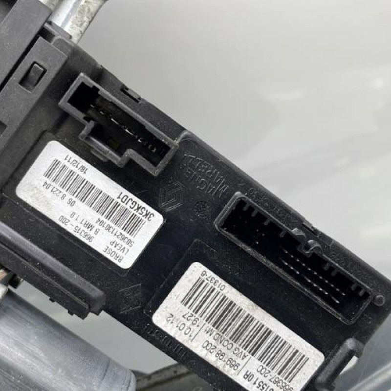 Leve vitre electrique avant gauche RENAULT MEGANE 3 Photo n°5