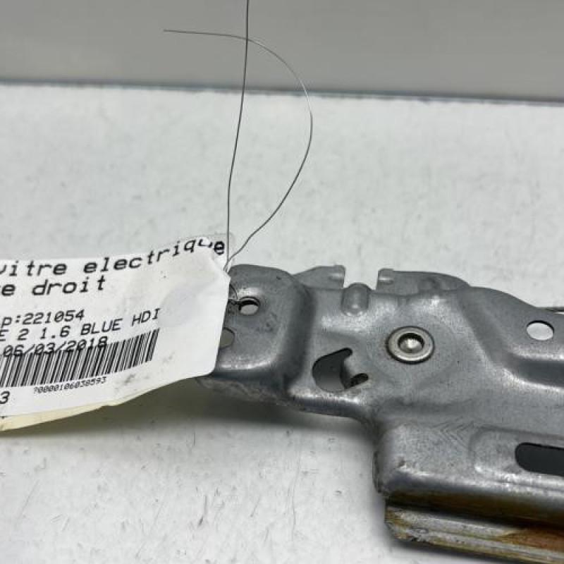 Leve vitre electrique arriere droit PEUGEOT 308 2 Photo n°2