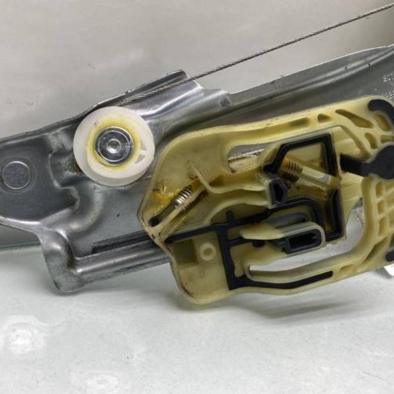 Leve vitre electrique arriere gauche OPEL ASTRA K Photo n°2