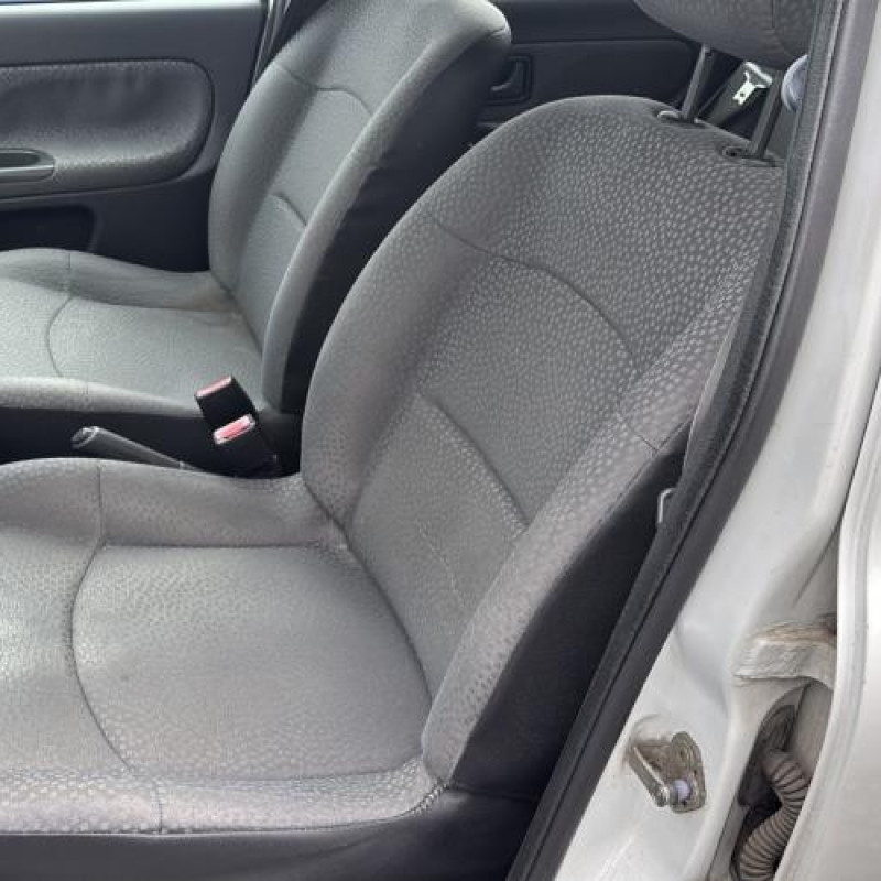Aile avant gauche RENAULT CLIO 2 Photo n°16