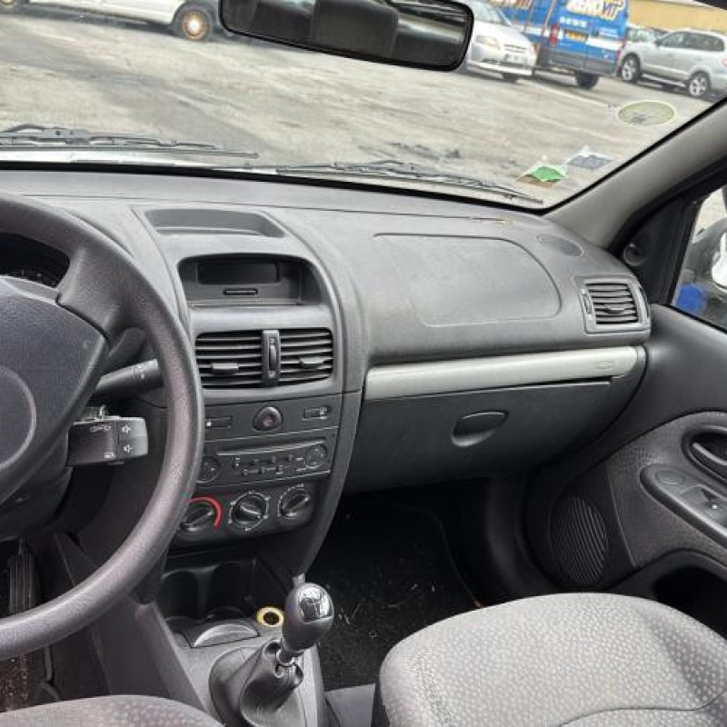 Aile avant gauche RENAULT CLIO 2 Photo n°19