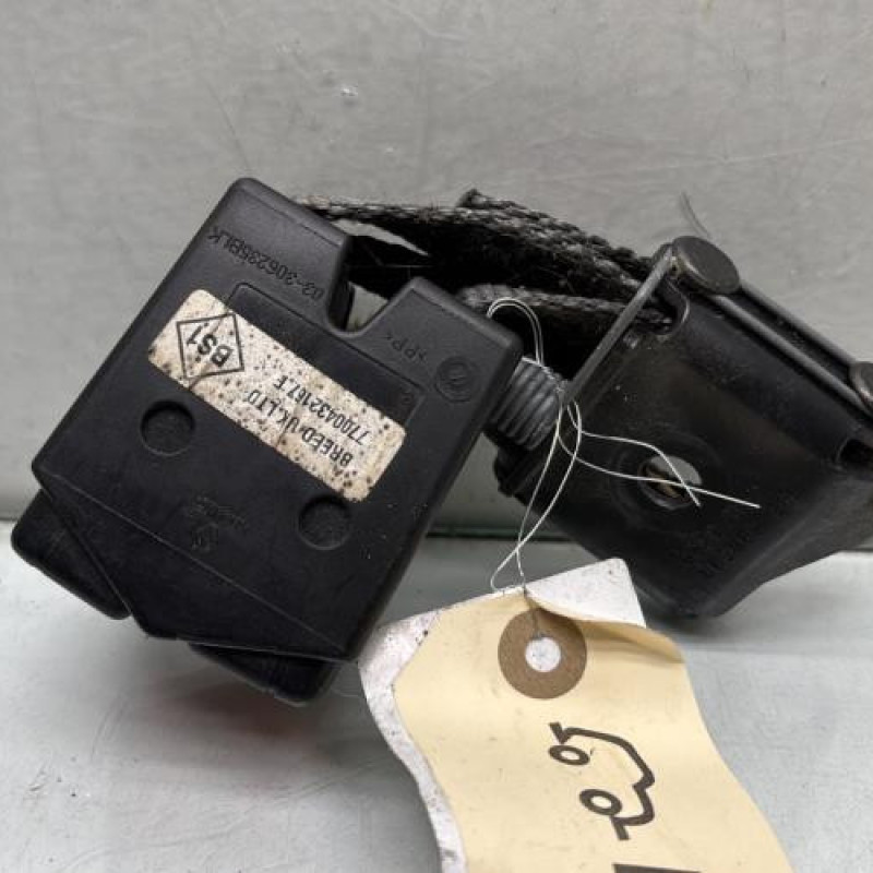 Attache ceinture arriere droit RENAULT CLIO 2 Photo n°3