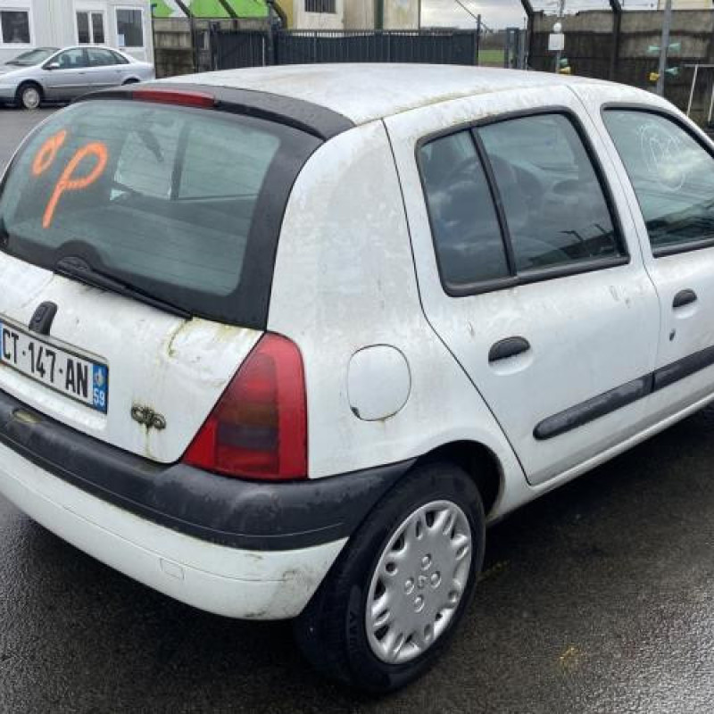 Attache ceinture arriere droit RENAULT CLIO 2 Photo n°6