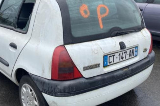 Attache ceinture arriere droit RENAULT CLIO 2