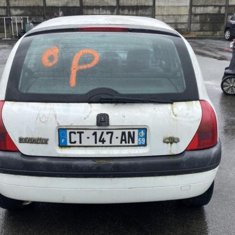 Attache ceinture arriere droit RENAULT CLIO 2 Photo n°8