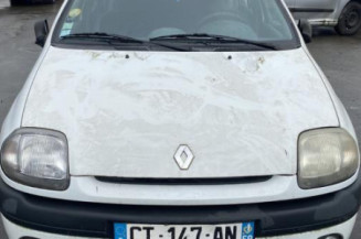 Attache ceinture arriere droit RENAULT CLIO 2