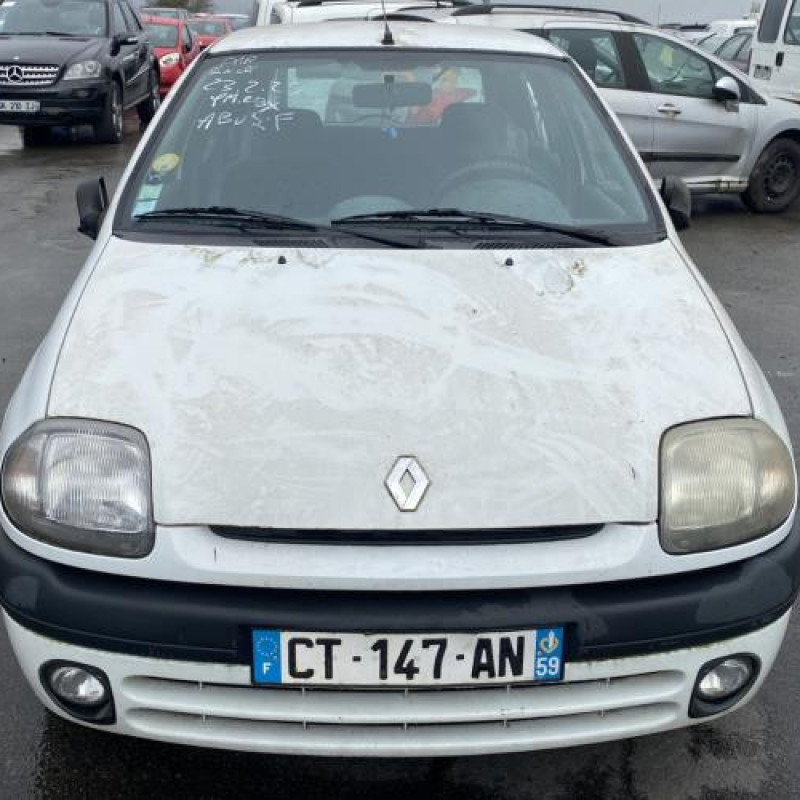 Attache ceinture arriere droit RENAULT CLIO 2 Photo n°11